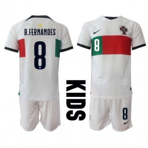 Lacne Dětský Futbalové dres Portugalsko Bruno Fernandes #8 MS 2022 Krátky Rukáv - Preč (+ trenírky)